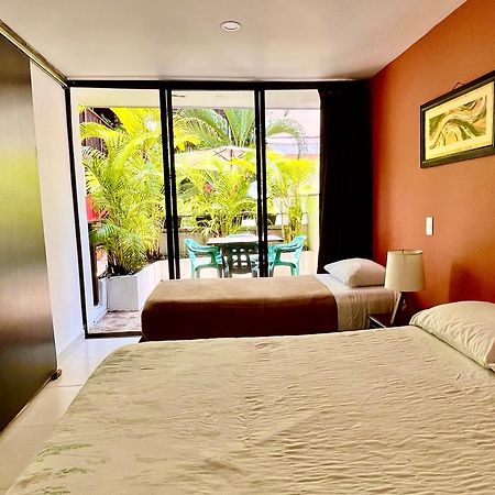 Casa Kiwi Hostel 메딜린 외부 사진