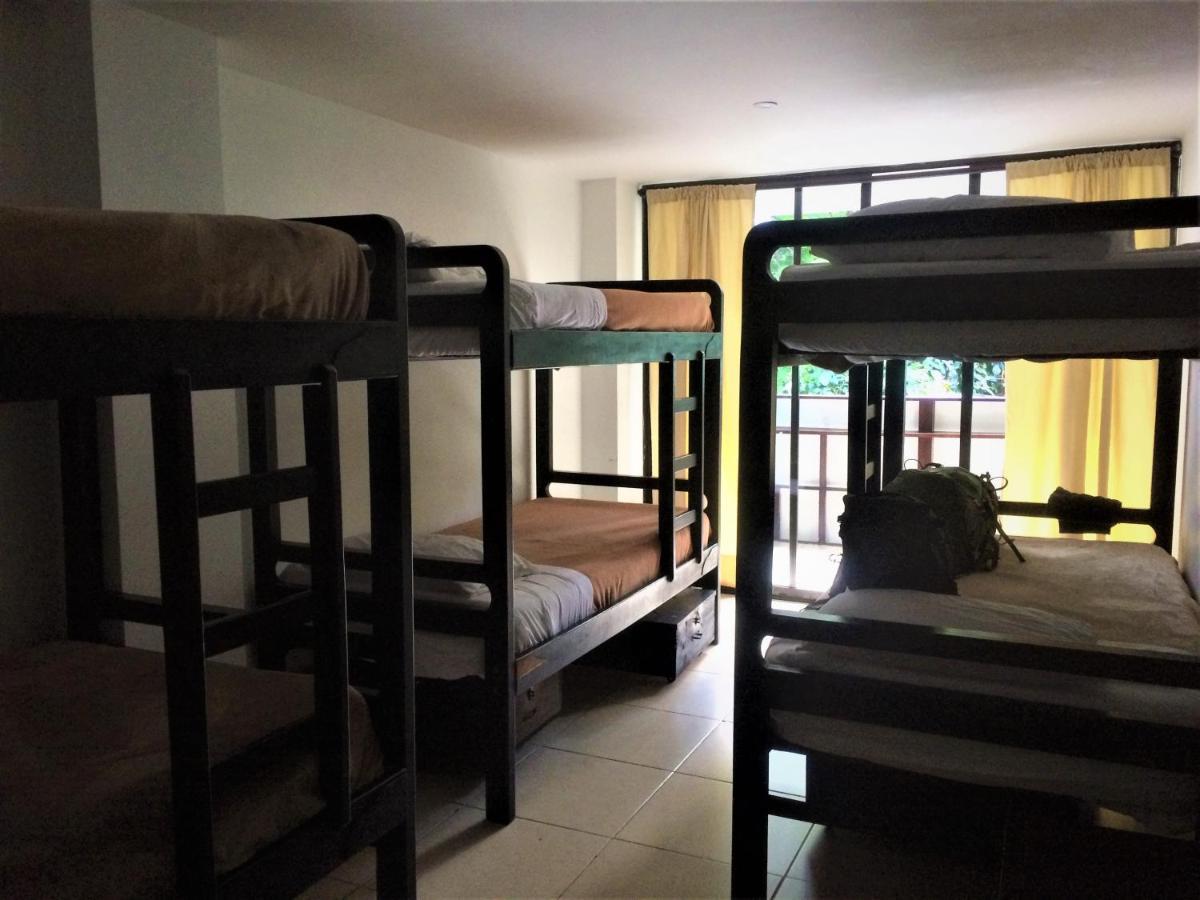 Casa Kiwi Hostel 메딜린 외부 사진