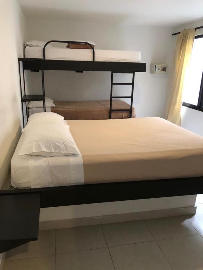 Casa Kiwi Hostel 메딜린 외부 사진