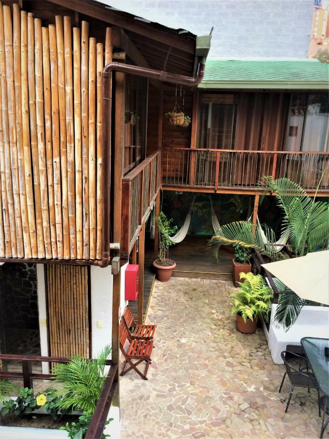 Casa Kiwi Hostel 메딜린 외부 사진