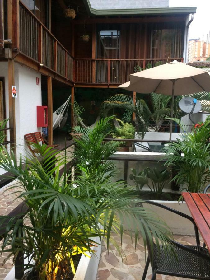 Casa Kiwi Hostel 메딜린 외부 사진